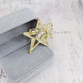 Premium five-pointed star double letter brooch, pearl rhinestone, umbrella pin, with small fragrance suit, dress, suit collar pin.