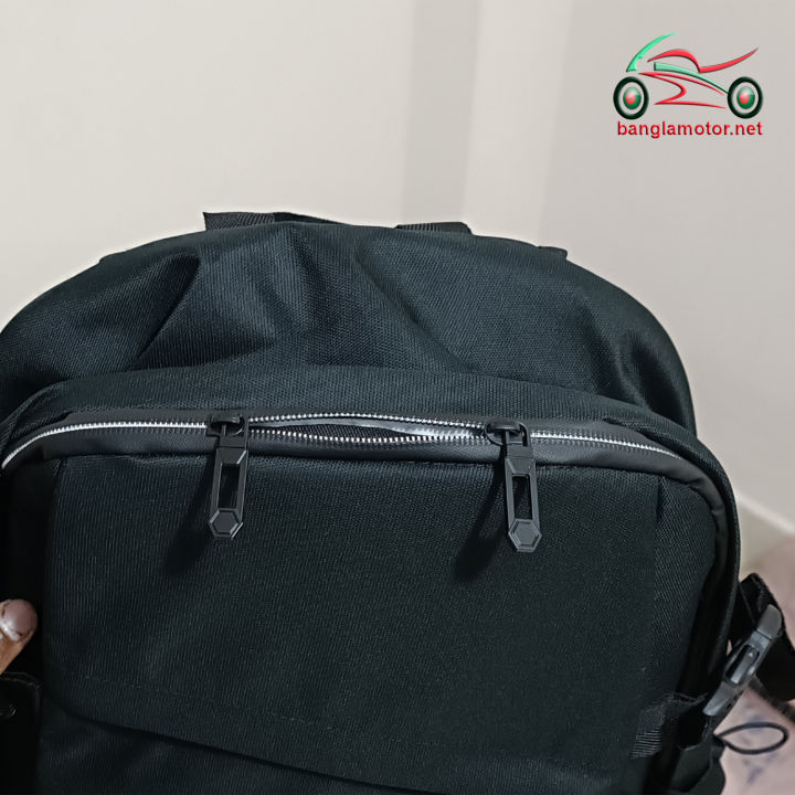 College-university%20backpack%20with%20laptop%20compartments,%20modern%20backpacks%20for%20students,%20backpacks%20for%20students,%20very%20modern%20backpack%20for%20young%20people%20-%20Image%206