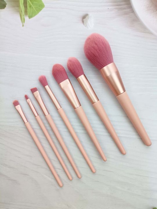 Cute 8 Pcs Makeup Brush set
