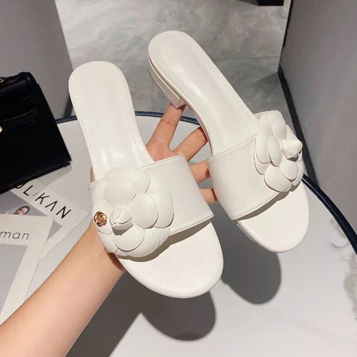 2024%20New%20Xiaoxiangfeng%20Mountain%20Camellia%20Slippers%20Women's%20Bottom%20One%20line%20Fashion%20Outwear%20Beach%20Flat%20Heel%20Sandals%20-%20Image%202