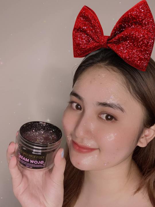 Glass Skin COVERCOCO London Glow Mask UK Best Skincare Glow Stars Mask Glitter Gold Peel off Black Face Mask From Black Dots Blackhead Remover