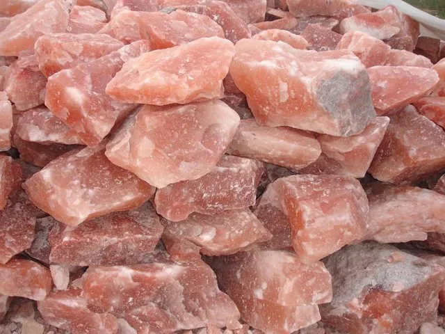Himalayan%20Natural%20Pink%20Salt%20Rock%20Salt%201kg%20(Pakistani)%20-%20Image%202