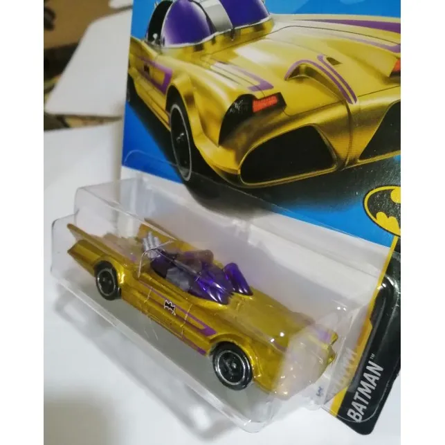 Hot%20Wheels%20TV%20Series%20Batmobile-%20Golden;%20Scale%20-%201:64%20-%20Image%203