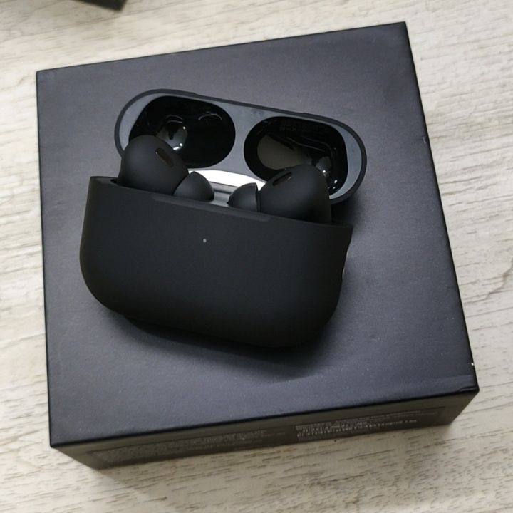 Airpods%20Pro%202nd%20Generation%20Special%20Black%20Edition%20MADE%20IN%20DUBAI%20Bluetooth%20Earbuds%20In-Ear%20Earphone%20-%20Image%203
