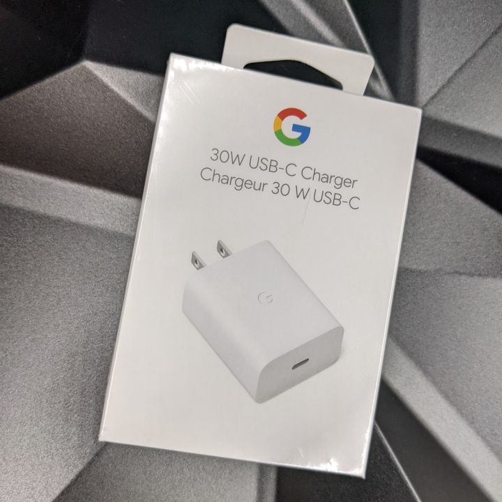 Google%2030W%20USB-C%20Power%20Adapter%20-%20Image%203