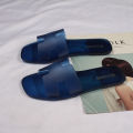 Summer Simple New Transparent Belt Crystal Women's Slippers Fashion Flat Jelly Slippers Women's Flip-Flops Sandals.