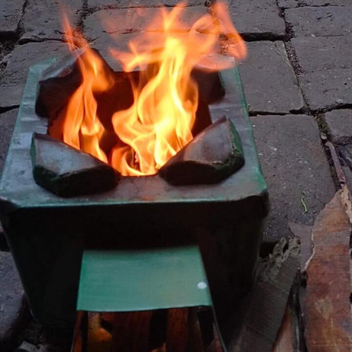 Portable%20Green%20Chula:%20Enjoy%20Convenient%20Cooking%20Anywhere%20With%20This%20Portable%20Green%20Stove%20-%20Image%202