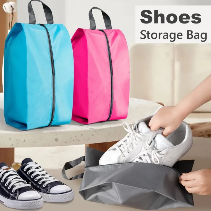Mini%20Shoe%20Storage%20Bag%20with%20Zipper%20&%20Handle%20%E2%80%93%20Non-Woven%20Travel%20Shoe%20Organizer%20-%20Image%202