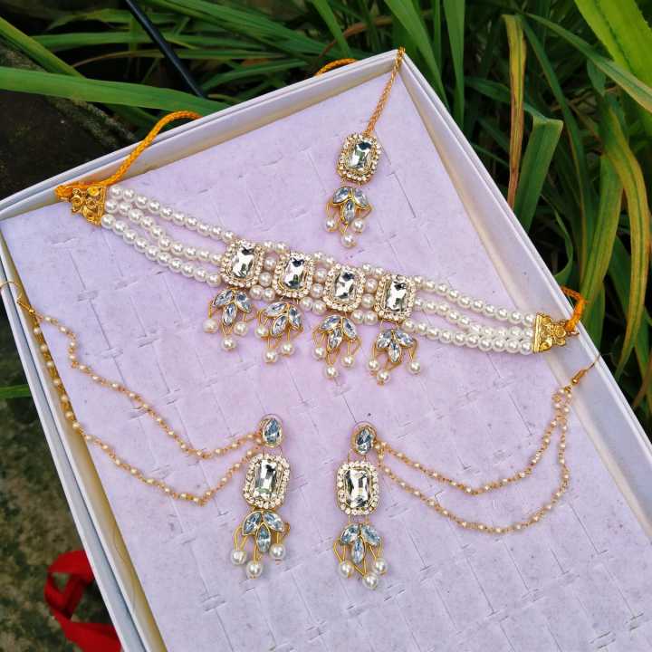 Exclusive%20degain%20white%20pearl%20necklace%20with%20earring%20&%20tikli%20for%20women%20-%20Image%203