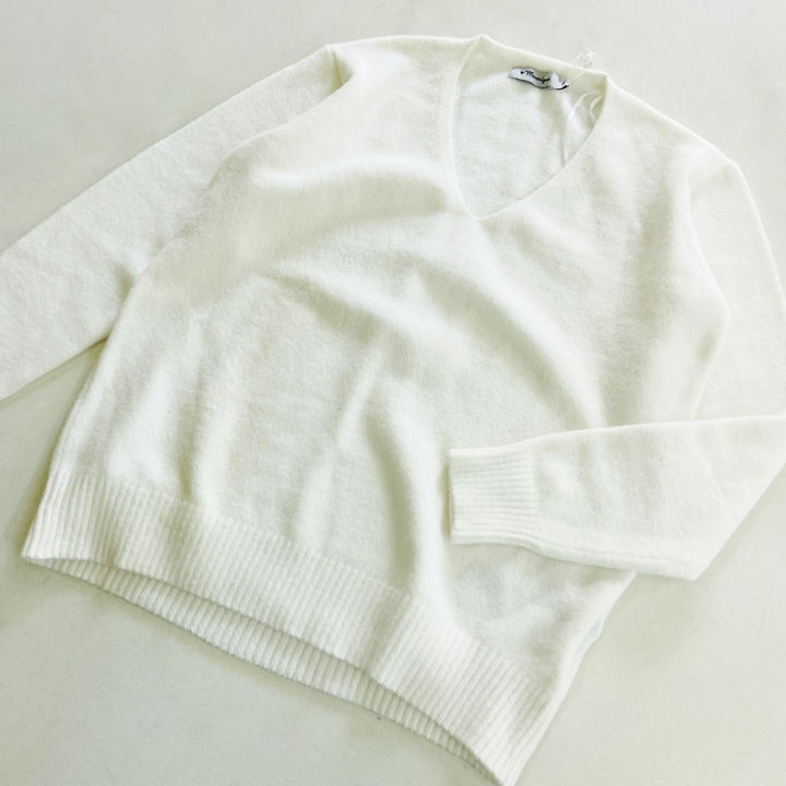 Womens%20V-Neck%20Long%20Sleeve%20Off-White%20Winter%20Sweater%20From%20Levin%20-%20Image%203