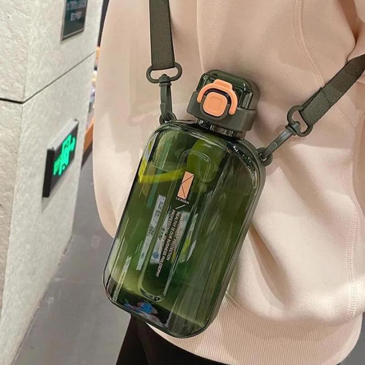 750ml%20Transparent%20Space%20Bottle%20Outdoor%20Sports%20Water%20Bottle%20With%20Strap%20Hangable%20Fitness%20Water%20Bottle%20For%20Camping%20Biking%20Running%20-%20Image%204