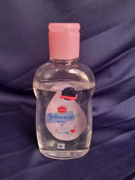 Johnson's%20Baby%20Oil%20200%20ml%20%5Bbest%20quality%5D%20-%20Image%202