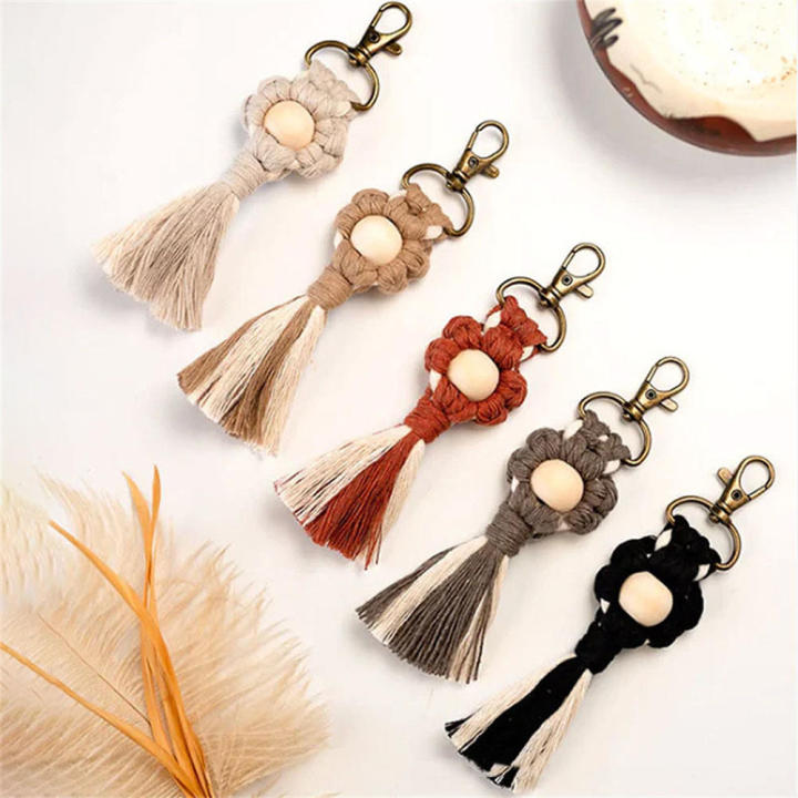 Hand-woven Rustic Small Flower Tassel Keychain Creative Handmade Bag Car Wallet Pendant