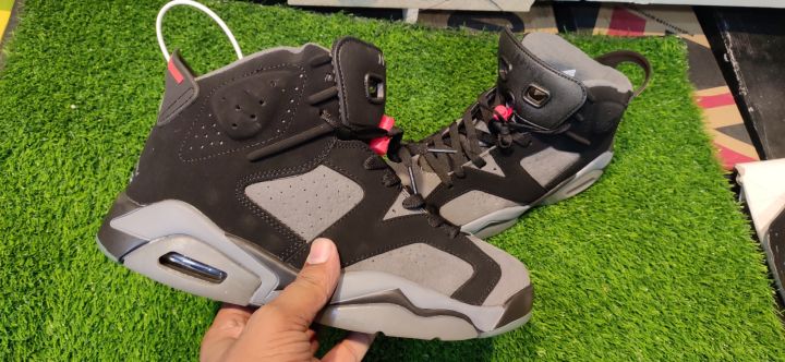 Jordan%20Nikee%20Men's%20Air%206%20Retro%20Hi%20Top%20Basketball%20Synthetic/Fabric%20Sneakers%20-%20Image%203