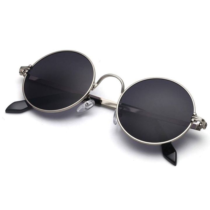 Black%20Round%20Sunglasses%20For%20Men%20And%20Women%20-%20Image%203