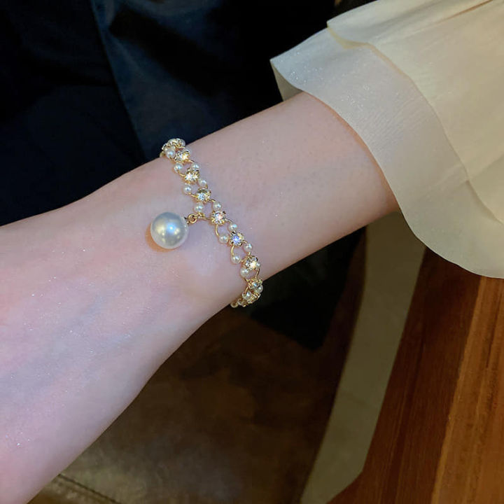 Crystal%20Pearl%20Bracelet%20for%20Women%20-%20Image%202