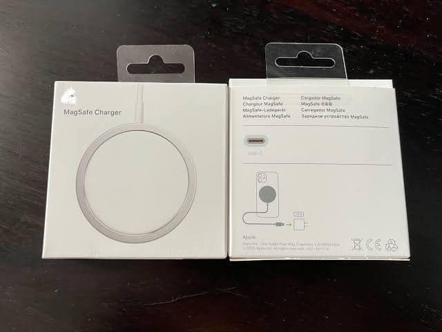 Magnetic%20Wireless%20Charger%20For%20iPhone%2013%20pro%20max/13/13/13%20mini/12%20pro%20max/12%20pro/12/12%20mini%20-%20Image%203