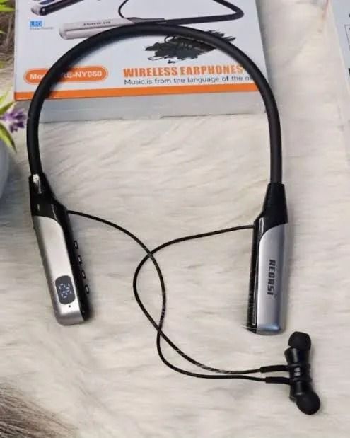 Regrsi%20wireless%20Neckband%20Bluetooth%20Earphone%20RE-NY060%20Charging%20becup%20200%20Hours%20(Best%20price)%20-%20Image%204