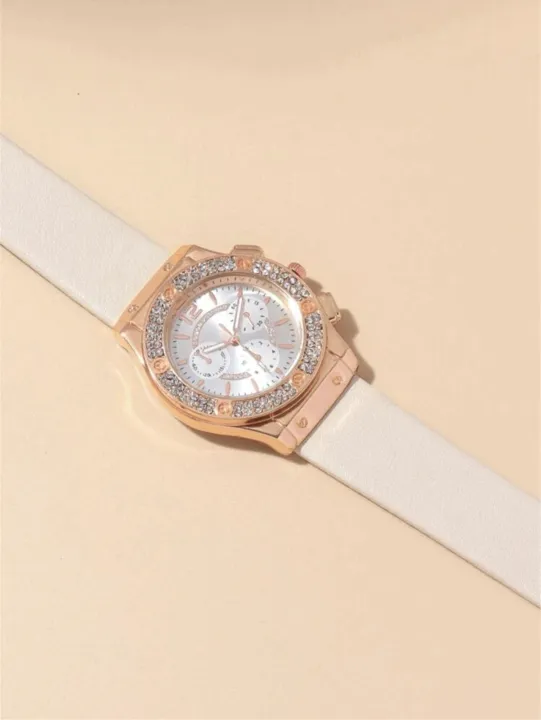 Sophisticated%205PCS%20Women's%20Watch%20Set%20with%20Minimalist%20Design%20and%20Leather%20Strap%20-%20Ideal%20for%20Ladies%20on%20the%20Go%20-%20Image%203