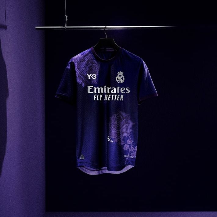 Real%20Madrid%20New%20Season%204th%20kit%20jersey%202023/24%20football%20-%20Image%204