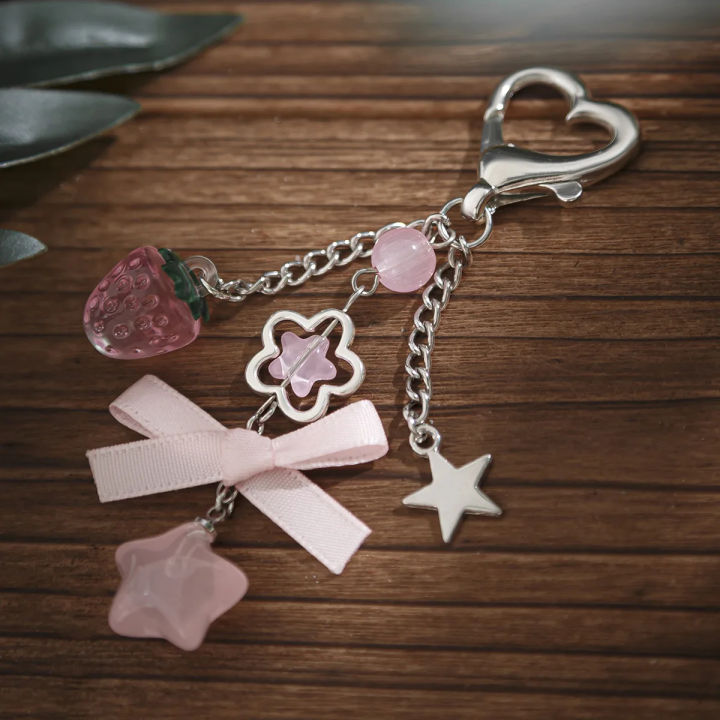 Fashion%20Bag%20Charm%20Keychain%20-%20Acrylic%20Pendants%20with%20Flower,%20Star,%20Love,%20Bow%20&%20Strawberry%20for%20Women's%20Bags,%20Backpacks%20&%20Pants%20-%20Image%204