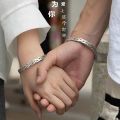White copper silver-plated twist braided bracelet ethnic style retro style imitation Thai silver love intertwined male and female couple open bracelet.