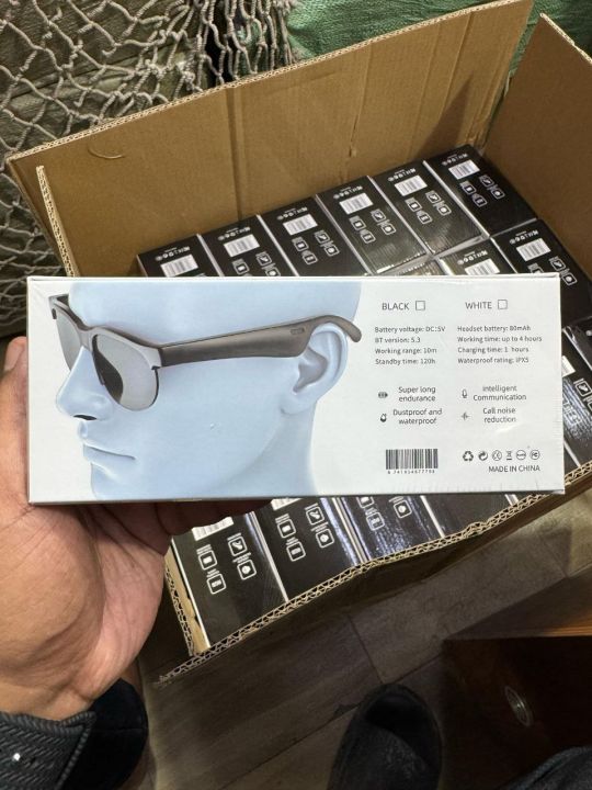 Unisex%20Smart%20Sunglasses%20with%20Hi-Res%20Audio,%20HD%20UV%20Protection,%20Wireless%20Calls%20&%20Music,%20Long%20Battery%20Life,%20Rechargeable,%20Touchpad%20Control%20By%20Latfu%20-%20Image%203