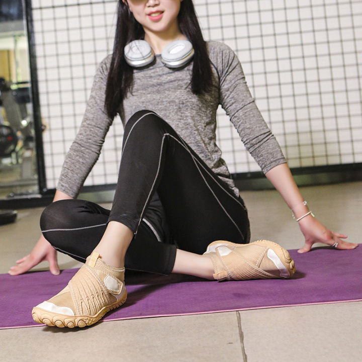 Indoor%20Fitness%20Shoes%20Men's%20Summer%20Breathable%20Treadmill%20Shoes%20Women's%20Yoga%20Fitness%20Pilates%20Barefoot%20Sports%20Shoes%20Lightweight%20-%20Image%204