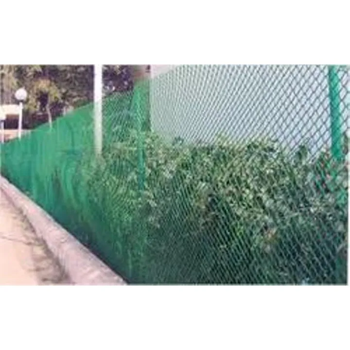Garden%20Fencing%20Net%20150%20Fit%20Long%204%20Fit%20Wide%20-%20Image%205