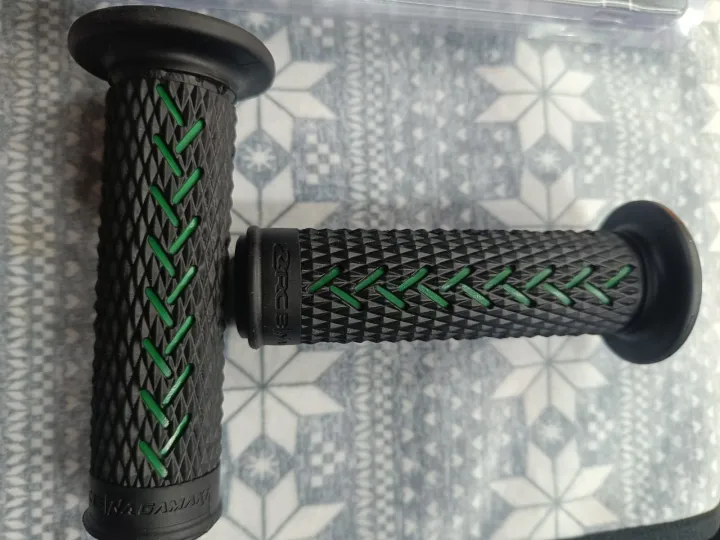RCB%20NAGAMAKI%20GRIP%20SAMURAI%20INSPIRED%20DESIGN%20VIBRATION%20ABSORPTION%20DURABLE%20SINGLE%20&%20DUAL%20TONE%20GRIP%201%20PAIR%20-%20Image%204