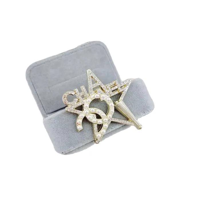 Premium%20five-pointed%20star%20double%20letter%20brooch,%20pearl%20rhinestone,%20umbrella%20pin,%20with%20small%20fragrance%20suit,%20dress,%20suit%20collar%20pin%20-%20Image%205