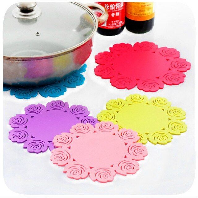 Cup%20Mat%20Silicone%20Coaster%20Anti-slip%20Pad%20Flower%20Hollow%20Table%20Placemat%201pcs%20-%20Image%203