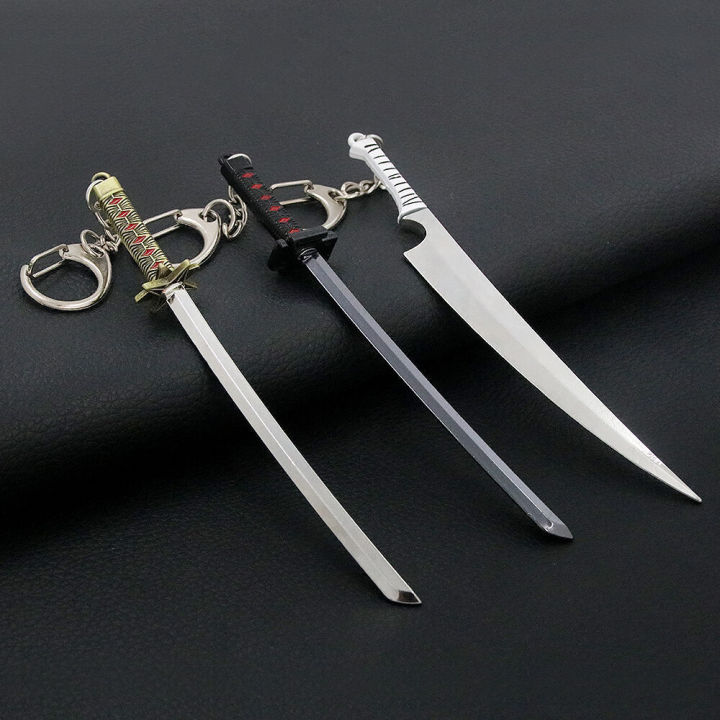 Anime Bleach Kurosaki Ichigo Sword Keychains Hitsugaya Toushirou Katana Weapon Pendant Keyring Jewelry Metal Key Chain Trinket