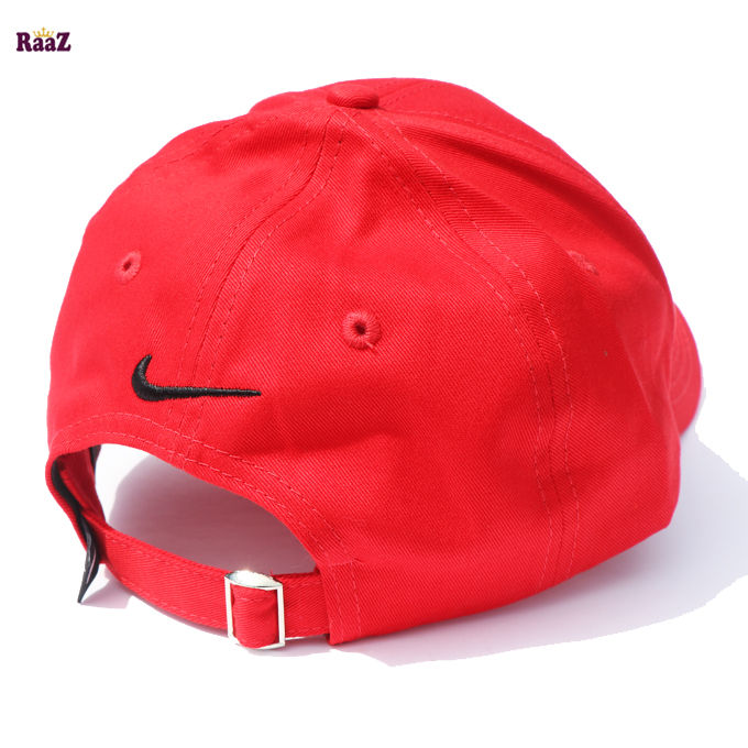 Black%20Embroidery%20logo%20Red%20Cotton%20Curved%20Cap%20For%20Men%20-%20Image%204