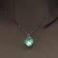 (New)Glow in the Dark Fahion Women Love Heart-haped Hollow Pendant Chain Necklace.