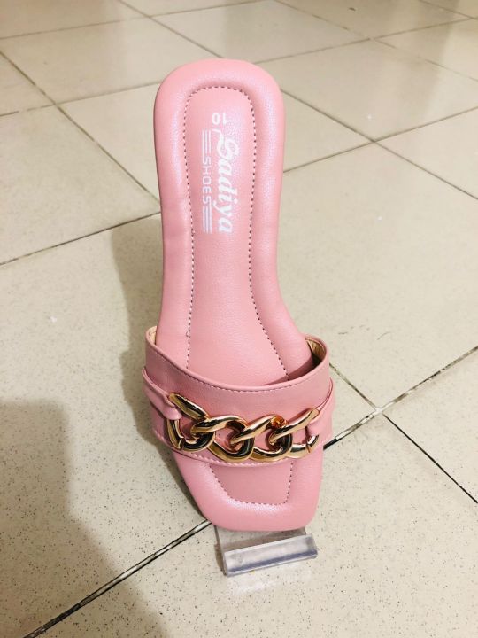 Girls%20Flat%20Casual%20Chain%20Design%20Slippers%20Sandals%20-%20Ladies%20Slim%20Shoes%20-%20Womens%20Fashionable%20Slips%20On-%20Chain%20Slipper%20-%20Image%203