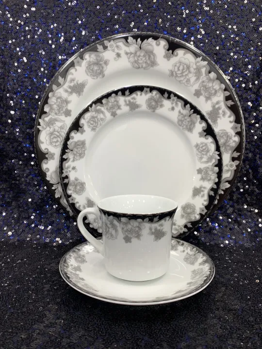 32%20Pcs%20Exclusive%20Dinner%20Set%20Gift%20And%20Home%20Decoration%20-%20Image%203