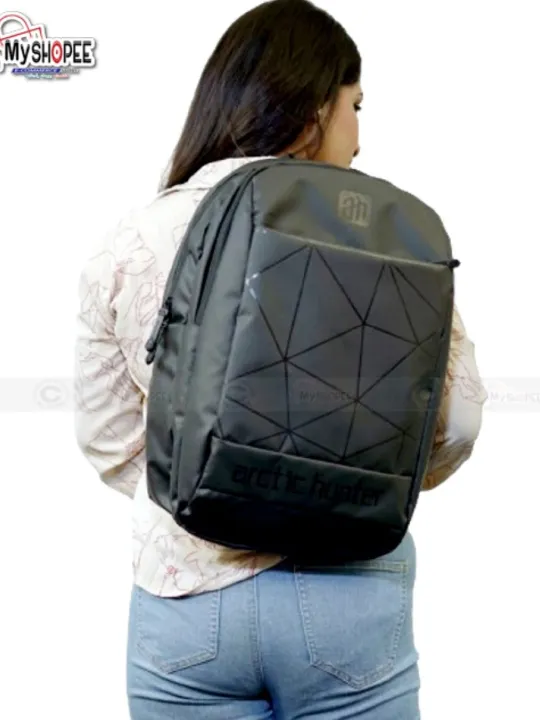 Stylish%20School%20Bag%20for%20Boys%20and%20Girls%20-%20All-Season%20Oxford%20Fabric%20Laptop%20Backpack%20-%20Multi-Compartment%20Travel%20Design%20with%20Ergonomic%20Fit%20-%20Image%206