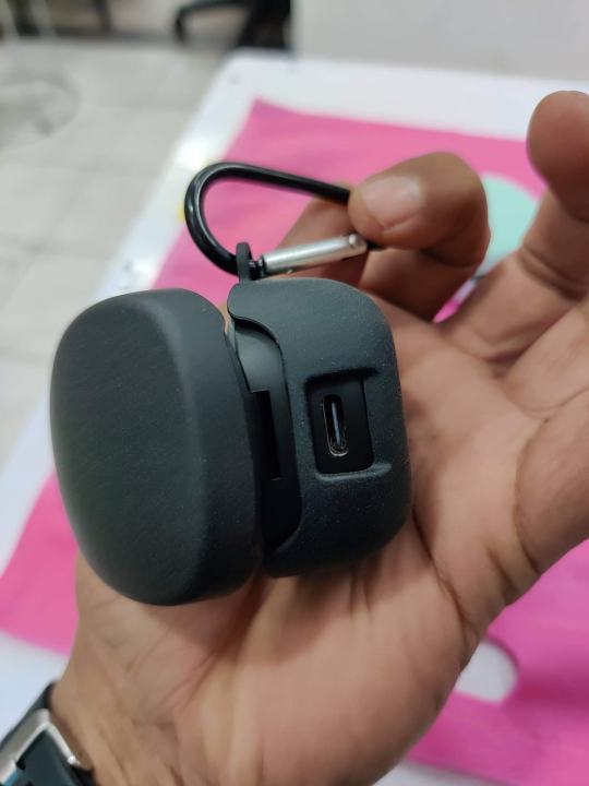 Baseus%20WM01%20Enock%20True%20Bluetooth%20Earbuds%20with%20Protective%20hard%20case%20-%20Image%204