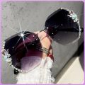 Frameless Sunglasses For Woman Summer Gradient UV Protection Sunglasses With Diamonds Vintage Personality Sun Glasses. 