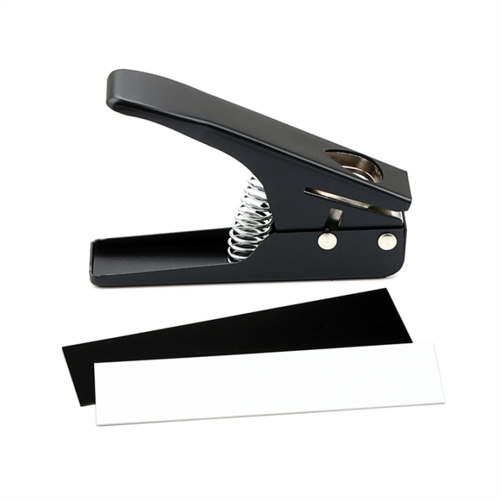 Guitar%20Pick%20Punch%20Pick%20Maker%20Guitar%20Pick%20Cutter%20with%202%20Pick%20Strips%20Sheet%20for%20Guitar%20Pick%20Making%20Tool%20Durable%20Easy%20to%20Use%20-%20Image%203