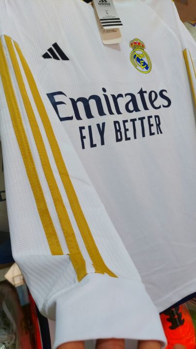 Football%20club%20Real%20Madrid%20Home%20Full%20Sleeve%20Jersey%202023-24%20season%20-%20Club%20Sports%20-%20Image%204