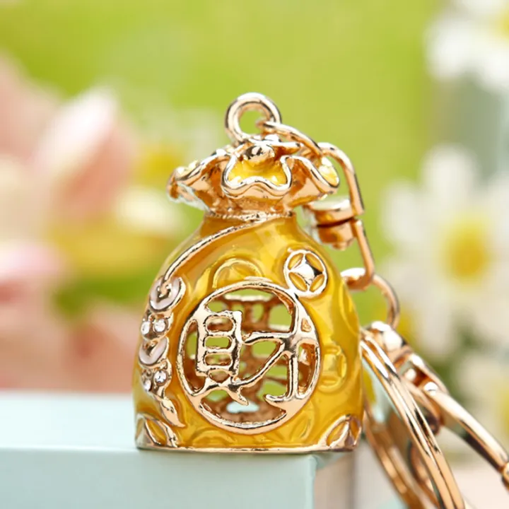 rhinestone%20small%20guitar%20car%20keychain%20female%20Korean%20version%20creative%20bag%20pendant%20metal%20key%20chain%20ring%20foreign%20trade%20gifts%20wholesale%20-%20Image%208