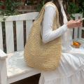 Woven Straw Straw Bag Fashionable Versatile Lightweight Shoulder Bag Large Capacity Tote Bag for Summer Vacation Beach Travel Daily Use.