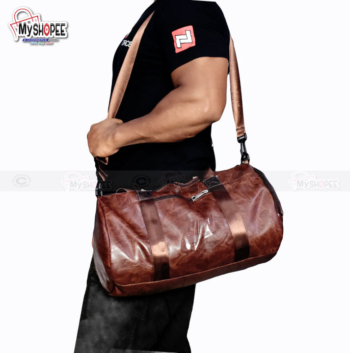 Sports%20&%20Gym%20Duffel%20Bag%20%E2%80%93%2018L%20PU%20Leather%20Fitness%20Bag%20for%20Men%20And%20Women%20-%20Image%203