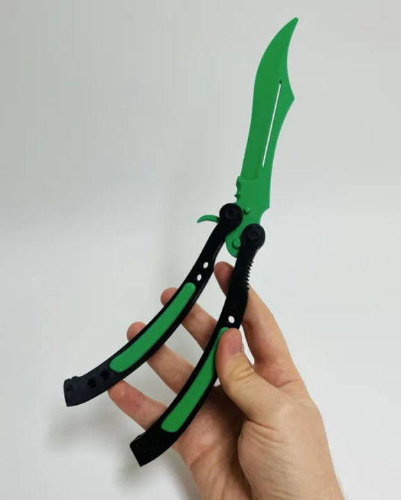 3D%20Printed%20CS2%20Butterfly%20Knife%20Replica%20%E2%80%93%20Gaming%20Prop%20for%20Display%20&%20Cosplay%20-%20Image%204