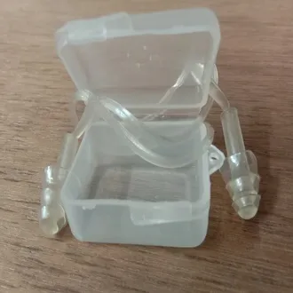 Silicone%20Ear%20Plugs%20For%20Sleeping%20And%20Swimming%20-%20Image%204