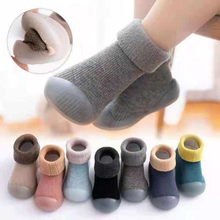 Baby%20walking%20shoes%20in%20autumn%20winter%20with%20plush%20thickened%20soft%20soles,%20non%20slip,%20pure%20cotton%20floor%20socks%20for%20both%20boys%20and%20girls%20to%20keep%20warm%20-%20Image%202