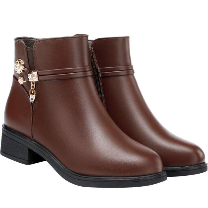 Cotton%20mother's%20autumn%20and%20winter%20plush%202021%20new%20mid%20to%20old%20age%20low%20heeled%20women's%20shoes,%20leather%20soft%20sole%20short%20boots%20-%20Image%205