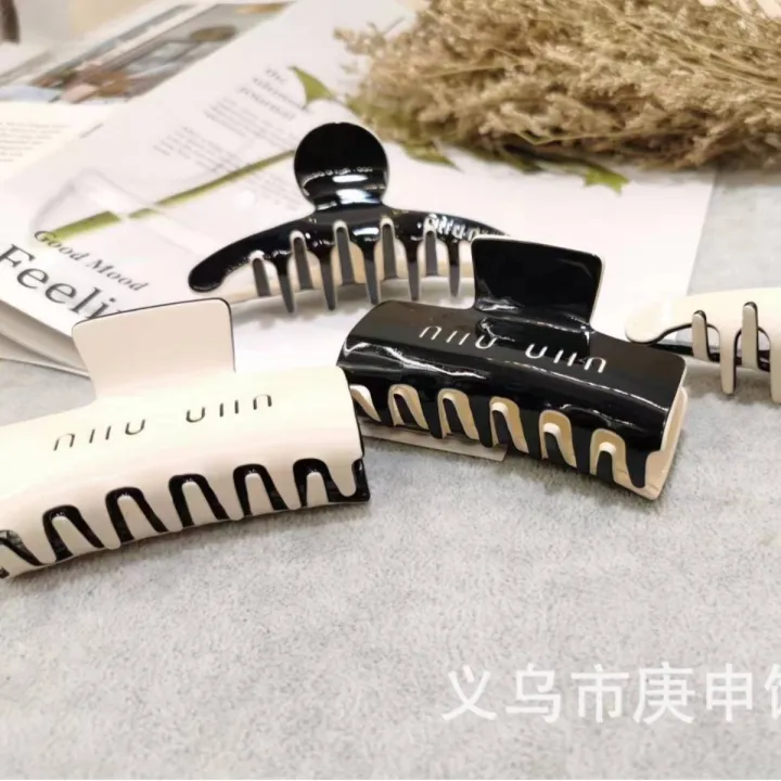 Hair%20accessories,%20Miumiu%20women's%20acetic%20acid%20grip%20large%20shark%20clip,%202024%20new%20high-end%20hair%20clip%20-%20Image%203